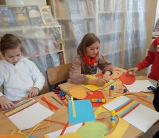 Wielkanocne kartki i zagadki detektywistyczne