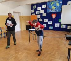 „Jak żyje Ziemia”, czyli spotkanie z uczniami w szkole w Piorunce