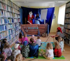 Pirackie pasowanie na czytelnika w Tyliczu