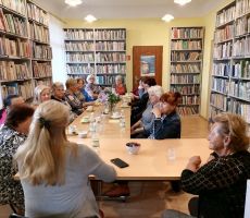 Warsztaty KSIĄŻKOdzieje w Bibliotece w Tyliczu