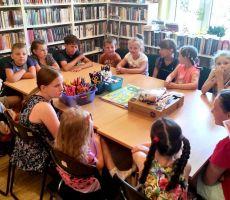 Kolorowe Wakacje z Kredką i Pędzlem w Filii na Czarnym Potoku