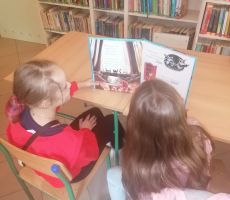 Poznajemy leśnych mieszkańców – wiewiórkę.