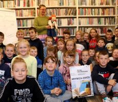 CIOCIA JADZIA ODWIEDZA FILIĘ NA CZARNYM POTOKU - SPOTKANIE Z PISARKĄ ELIZĄ PIOTROWSKĄ.
