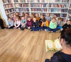 Przedszkolaki z Czarnego Potoku poznają polskich poetów - Agnieszka Frączek