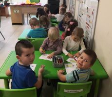 Z książką do przedszkola - Dzień Kredki