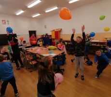 „Lewy, gola!”, czyli czym się różni katar od Kataru?