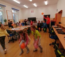 „Lewy, gola!”, czyli czym się różni katar od Kataru?