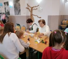 Warsztaty tradycyjnych ozdób świątecznych w Tyliczu