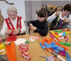 Warsztaty tradycyjnych ozdób świątecznych w Tyliczu