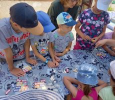 WAKACYJNE ZAJĘCIA W BIBLIOTECE NA ŹRÓDLANEJ