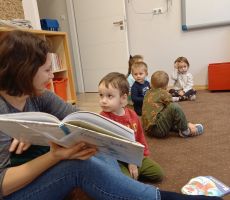 ZIMOWE ZAJĘCIA W „PIĄTCE” MONTESSORII