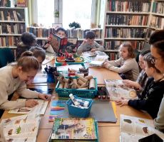 Dinozaurowa Sobota w filii na Czarnym Potoku