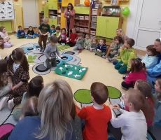 Czy kura to kuzynka dinozaura? - biblioteczne zajęcia w Ochronce