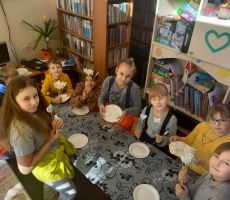 WALENTYNKOWE FERIE W BIBLIOTECE NA ŹRÓDLANEJ