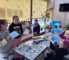 WODA TO SKARB – ZAJĘCIA KREATYWNE DLA DZIECI W BIBLIOTECE NA ŹRÓDLANEJ