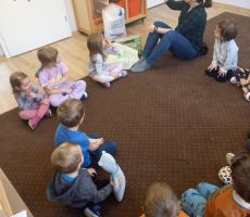 CO ROBIMY ZE ŚMIECIAMI? – ZAJĘCIA W ODDZIALE MONTESSORI