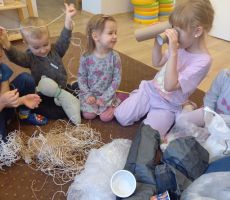 CO ROBIMY ZE ŚMIECIAMI? – ZAJĘCIA W ODDZIALE MONTESSORI