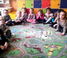 WIOSENNO - WIELKANOCNE spotkanie z książką w przedszkolu.