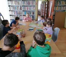 Z książka i grą w tylickiej bibliotece