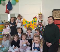 ŚWIĄTECZNE ZAJĘCIA W PRZEDSZKOLU „PIĄTKA” ODDZIAŁ MONTESSORII