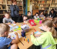 Kreską Nikifora - Wakacje ze sztuką w Filii na Czarnym Potoku