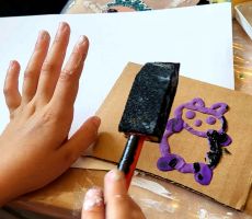 Zabawa rzeźbą w Filii na Czarnym Potoku.