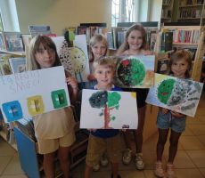 KOLOROWE WAKACJE Z BIBLIOTEKĄ W BEREŚCIE