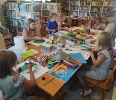 KOLOROWE WAKACJE Z BIBLIOTEKĄ W BEREŚCIE