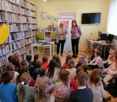 Spotkanie autorskie z Agnieszką Frączek w bibliotece w Tyliczu.