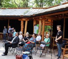 NARODOWE CZYTANIE - pod wieżą widokową na Słotwinach