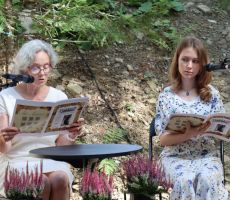 NARODOWE CZYTANIE - pod wieżą widokową na Słotwinach