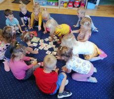 PUCIOWE HARCE W PRZEDSZKOLU NA ŹRÓDLANEJ