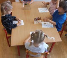 JESIENNE DKK NA PRZEDSZKOLA NA ŹRÓDLANEJ