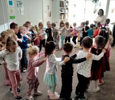 Z książką do przedszkola -