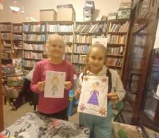 ZAJĘCIA KREATYWNE W BIBLIOTECE NA ŹRÓDLANEJ