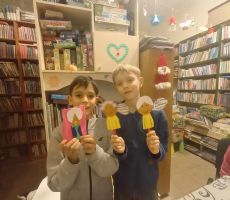 ZAJĘCIA KREATYWNE W BIBLIOTECE NA ŹRÓDLANEJ