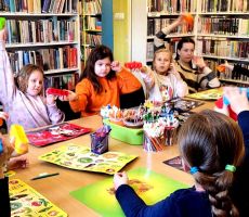 Kolorowe Ferie w filii na Czarnym Potoku - dzień drugi