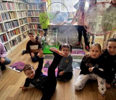 Kolorowe Ferie w Filii na Czarnym Potoku - bzdurki czyli bajki dla dzieci