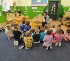 Mój przyjaciel Kemushi - spotkanie z przedszkolakami w Mochnaczce Niżnej