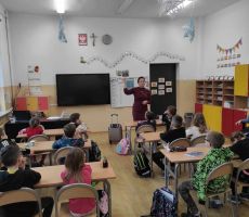 Walizka pana Hanumana - spotkanie w szkole podstawowej w Mochnaczce Niżnej