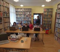 SKRZYDŁA DLA MAMY! II - w świecie CANVY