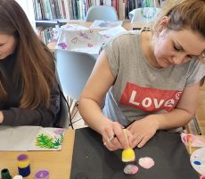 Skrzydła dla mamy – warsztaty customizacji