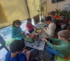 ZAJĘCIA KREATYWNE W BIBLIOTECE NA ŹRÓDLANEJ