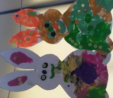 ZAJĘCIA WIELKANOCNE DLA MALUCHÓW W BIBLIOTECE NA ŹRÓDLANEJ