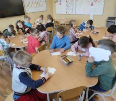 „Jakiego koloru są buziaki?”