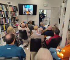 Mówiąc językami - spotkanie z Michałem Rusinkiem w klubie DKK