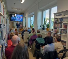 Mówiąc językami - spotkanie z Michałem Rusinkiem w klubie DKK