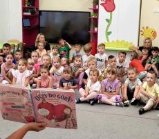 Tup, tup do wakacji - zajęcia w ochronce.