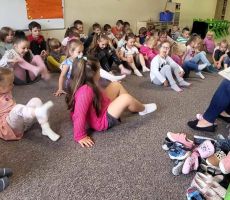 Z książką do przedszkola - dzień stóp.