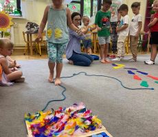 Tup, tup do wakacji - zajęcia w ochronce.